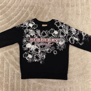 ÄKTA Burberry Sweatshirt - M - Burberry Sweatshirt - M | Finns kvitto | Sällsynt modell | Bra skick | Pris kan diskuteras 