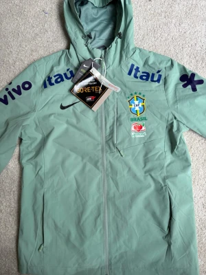 Brazil windbreaker  - Helt ny Brazil windbreaker Passar för M och L 
