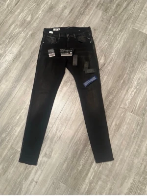 Replay jeans - Jätte fina jeans till sommarkvällar. Det är slim fit