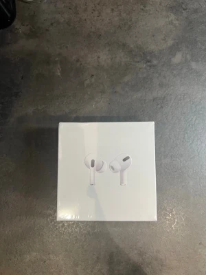 Airpods Pro gen 1 - Airpods Pro gen 1, Helt nya, Jag kan mötas 