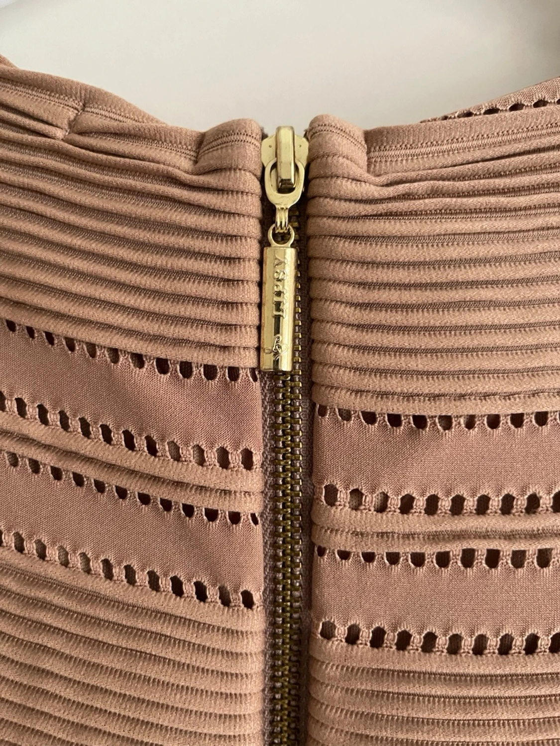 Beige ribbad midiklänning - 3