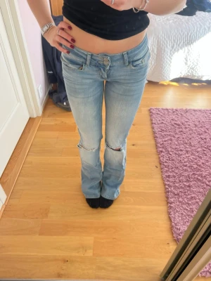 Jeans med hål - Jeans från Nelly med hål