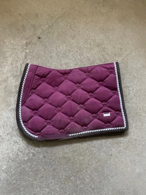 PS schabrak - Säljer mitt vinröda PS schabrak då det tyvärr inte kommer till användning💗🌟