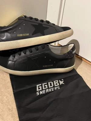 Golden Goose skor  - Helt nya aldrig använda, size 42, dessa skor är  både för män och kvinnor