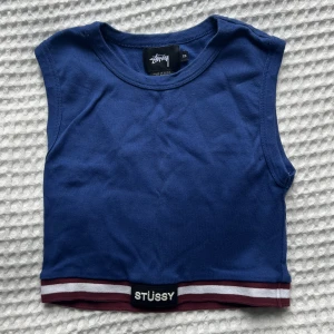 Stüssy crop top - Snygg Stüssy croptop i storlek xs. 