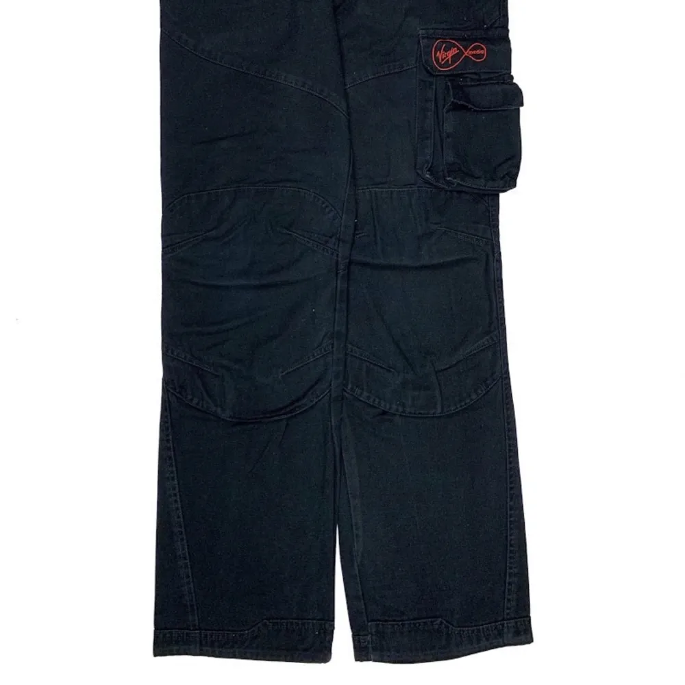 Dickies Workpant - Virginia Media Black colour. Size 30. Waist: 41cm Outseam: 107cm Inseam: 80cm Leg opening: 22cm. Jeans & Byxor.