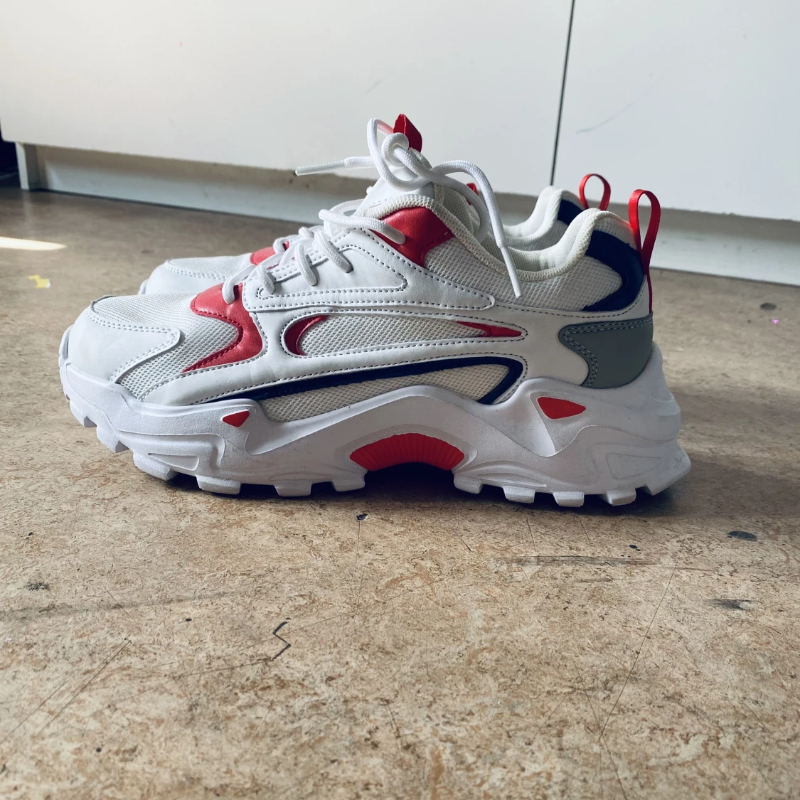 Oanvända chunky sneakers