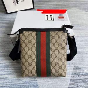 Gucci väska helt ny kvitto följer med och box 