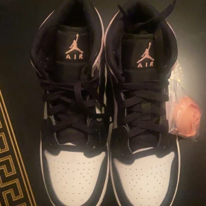 Fina häftiga skor🌸 som är trendig och nya bekväm skor  - Storlek 37 