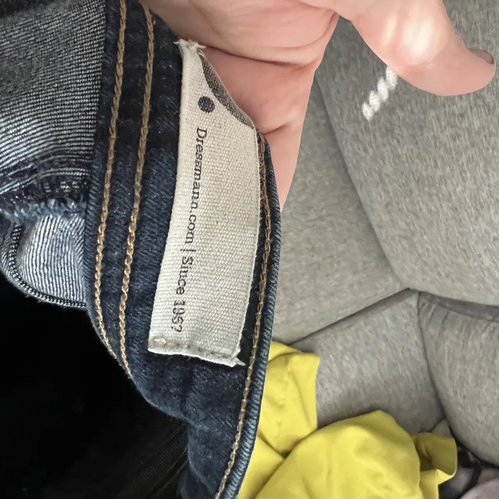 Ett par jätte fina jeans från dressman storlek M . Jeans & Byxor.