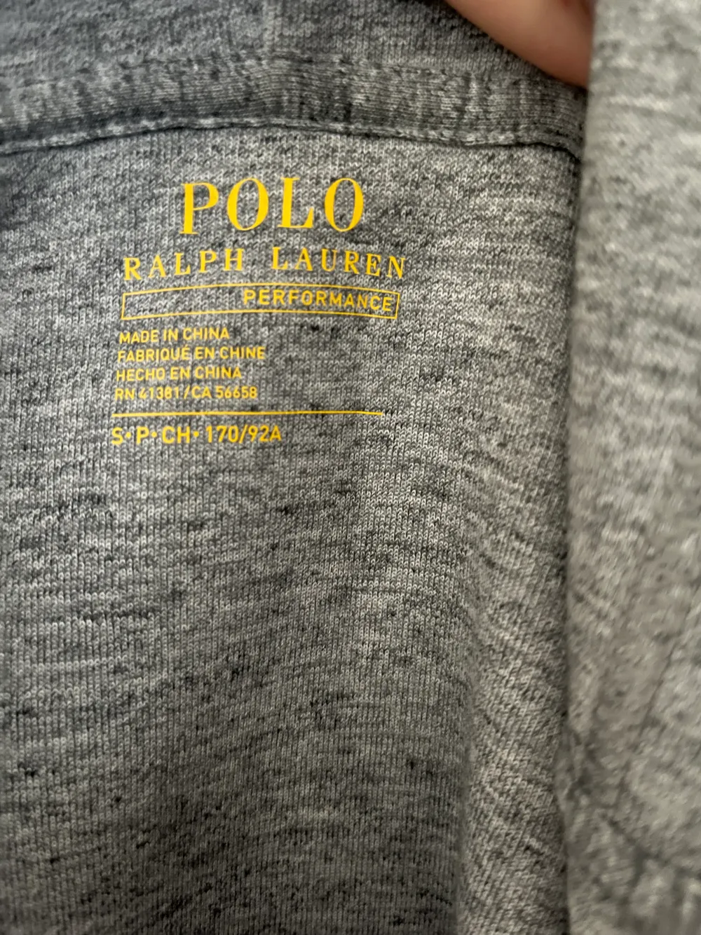 Grå ralph lauren zip hoodie i strl S. Hoodies.