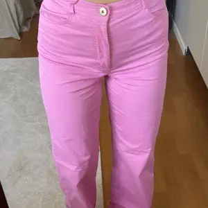 Rosa jeans från zara💞