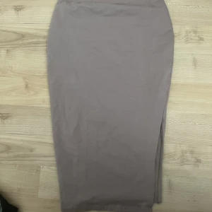 Mocha midi kjol - Aldrig använd 