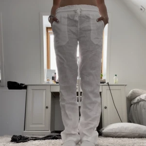 Linnebyxor  - Likadana linnebyxor som de som finns på min profil fast i storlek S❤️köparen står för frakt 🚚 