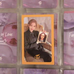Twice Jihyo photocard WIL - Säljer denna Jihyo pc från WIL💗 Inga skador, skickas med toploader! Kontakta vid intresse eller frågor^^