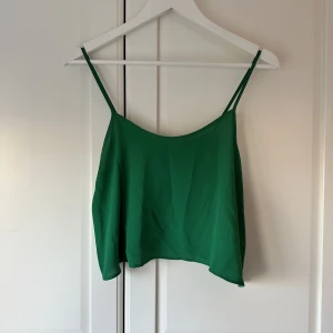 Grön topp - Grön croppad topp ifrån topshop!