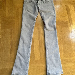 Ltb liknande jeans - Så snygga jeans som liknar de populära från ltb! Köpta second hand! Midjemått ca 37/38 och långa ben!!