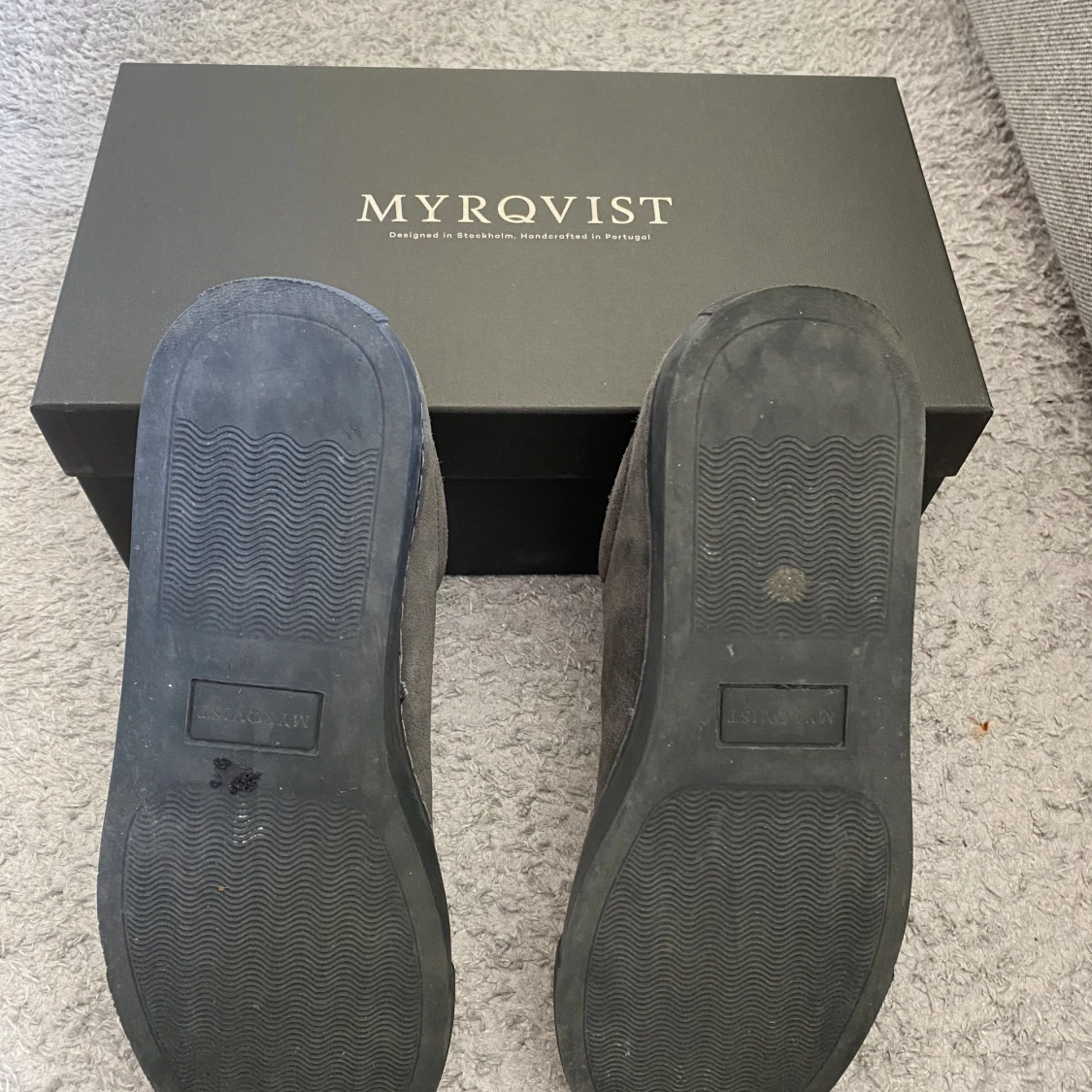 Myrqvist - grå mockaskor. Nästan oanvända  - 91