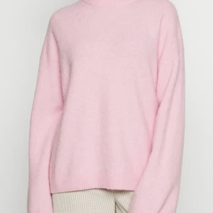 Rosa stickad tröja - Intressekoll på min rosa stickade tröja ifrån arket! Endast använt 1 gång. 