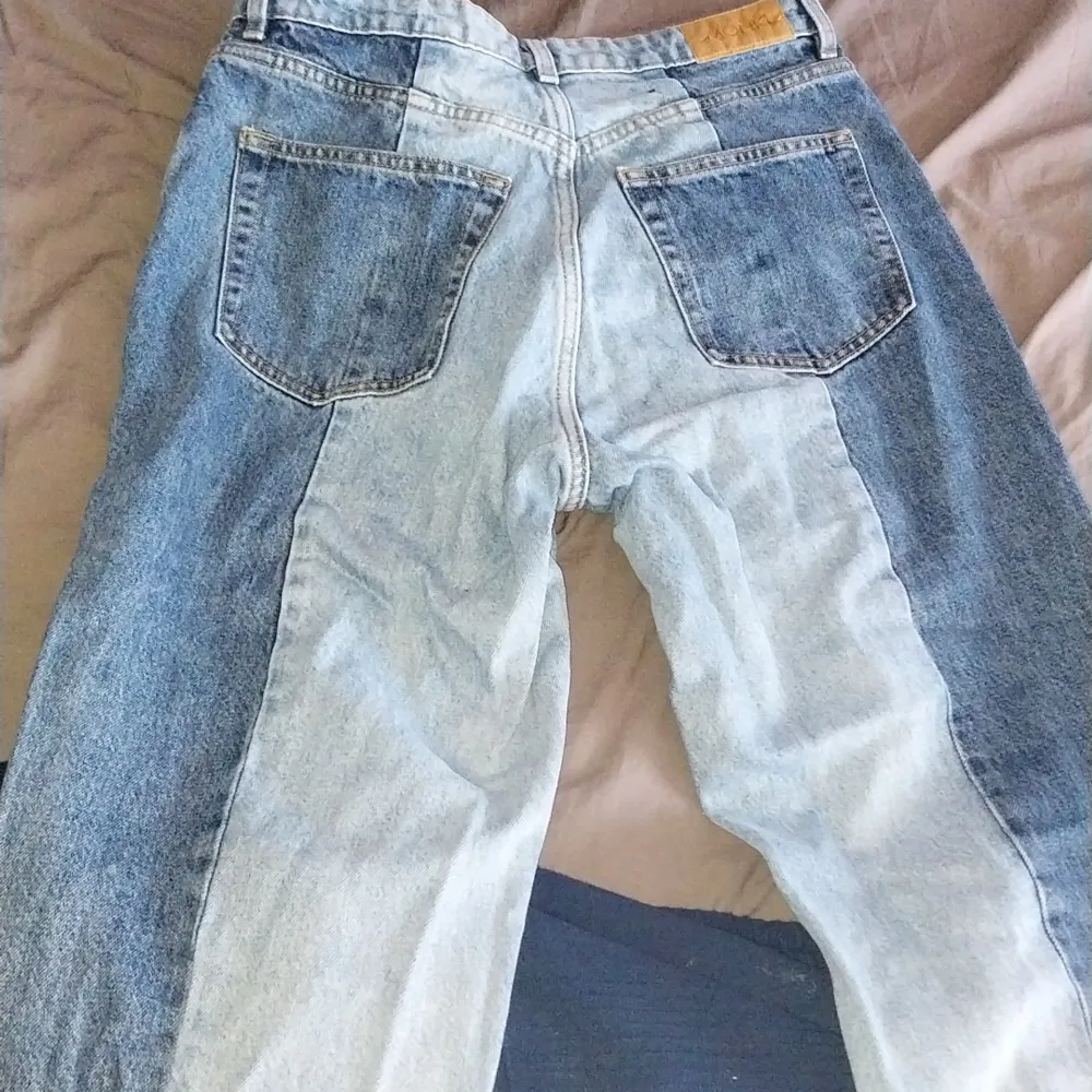 Worn a couple times but in great condition!. Jeans & Byxor.