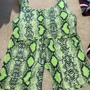 Cykelshorts med överdel - Bra skick  Från shein 