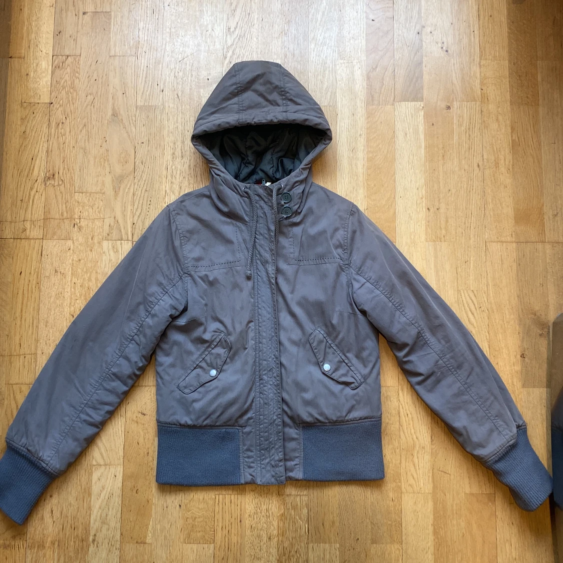 Divided Olivgrön Jacka