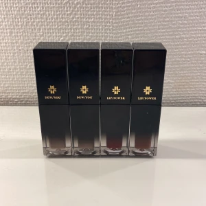 Josephine smink - Hej! Jag säljer dessa fyra stycken smink produkter ifrån märket ”Josephine”. Två highlighter och två livstecken. Nypris: 360 kr styck. Mitt pris: 120 kr styck. Paketpris alla: 400 kr ❤️ 