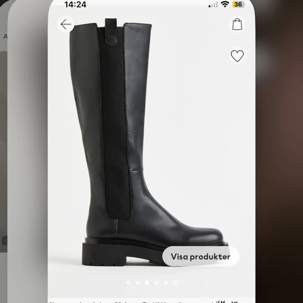 Svarta stövlar fint skick, endast använda fåtal gånger. Passar mig som har 38-39. Skriv för frågor🩷🩷 nypris 700kr. Kengät.