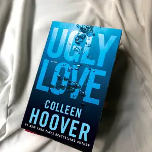 Säljer boken Ugly Love av Colleen Hoover eftersom jag inte läser den längre 💜 Köpt för 139kr och säljer den nu för 80kr. Möts bara upp tyvärr 