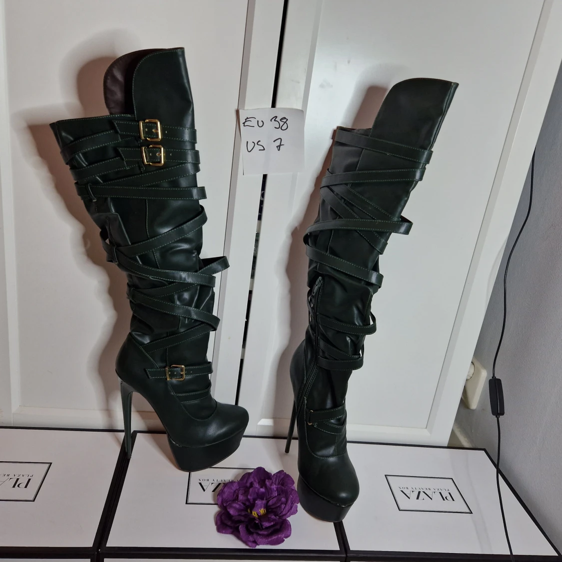 Häftiga gröna stövlar srtl 38