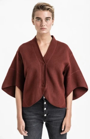 Dagmar kofta  - Dagmar kofta i en unik färg som inte längre säljs. Nyskick, använd bara fåtal gånger (som ny). Nypris : 4000kr