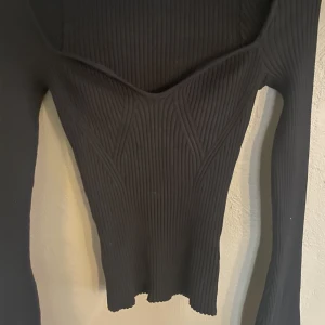 Snygg tröja - Säljer denna assnygga tröja då den inte kommer till användning 