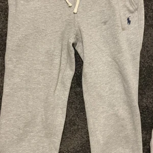 Mjukis byxor - Bra skick skriv om du intresserad. Köparen står för frakten