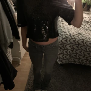 Topp - Jätte snygg topp från hm som aldrig är använd så i ny skick❤️‍🔥