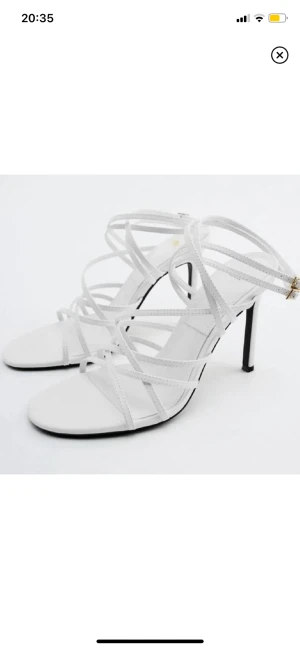 Vita klackskor - Vita klackskor från zara i storlek 37, endast använda 2 gånger så fint skick!!😍😍