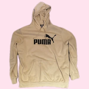 Puma hoodie beige - En puma hoodie i storlek L, säljer för den kommer ej till användning