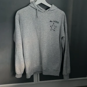 trendig hoodie - trendig hoodie från gina❤️ super fint skick❤️