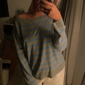 Randig zara tröja - Säljer denna fina tröja då den inte kommer till användning, inga defekter💘💘