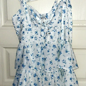 Kort klänning  - Kommer inte till användning. Bra skick 