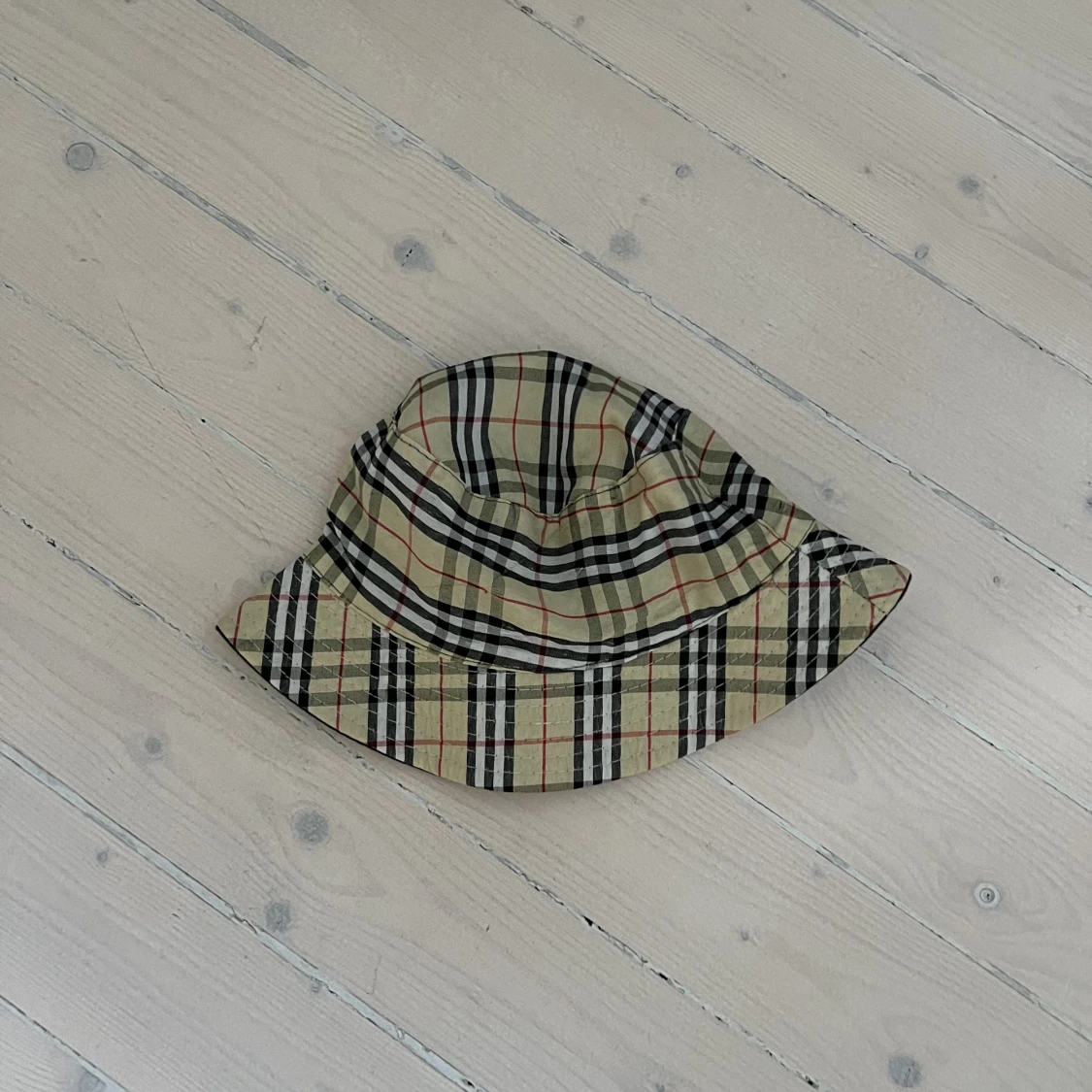 Bucket hat