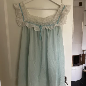 Vintage nattlinne - Vintage nattlinne köpt på second hand, fint skick!