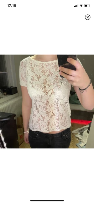 Spets topp - Såå fin spets topp från zara 😍🤩 tryck på köp nu ❣️