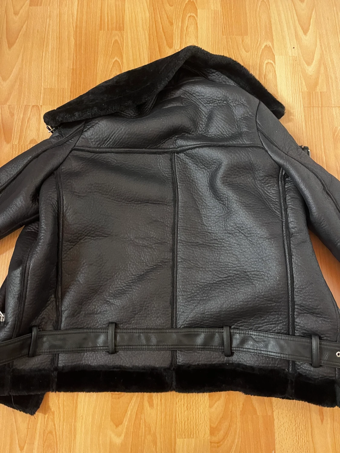 Pälsig skinjacka  - 90