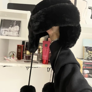 Päls mössa - Fluffig faux fur russian hat inför vintern. Supermysig. Very cute