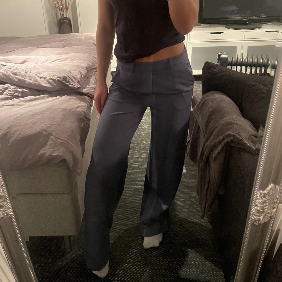 Grå kostymbyxor