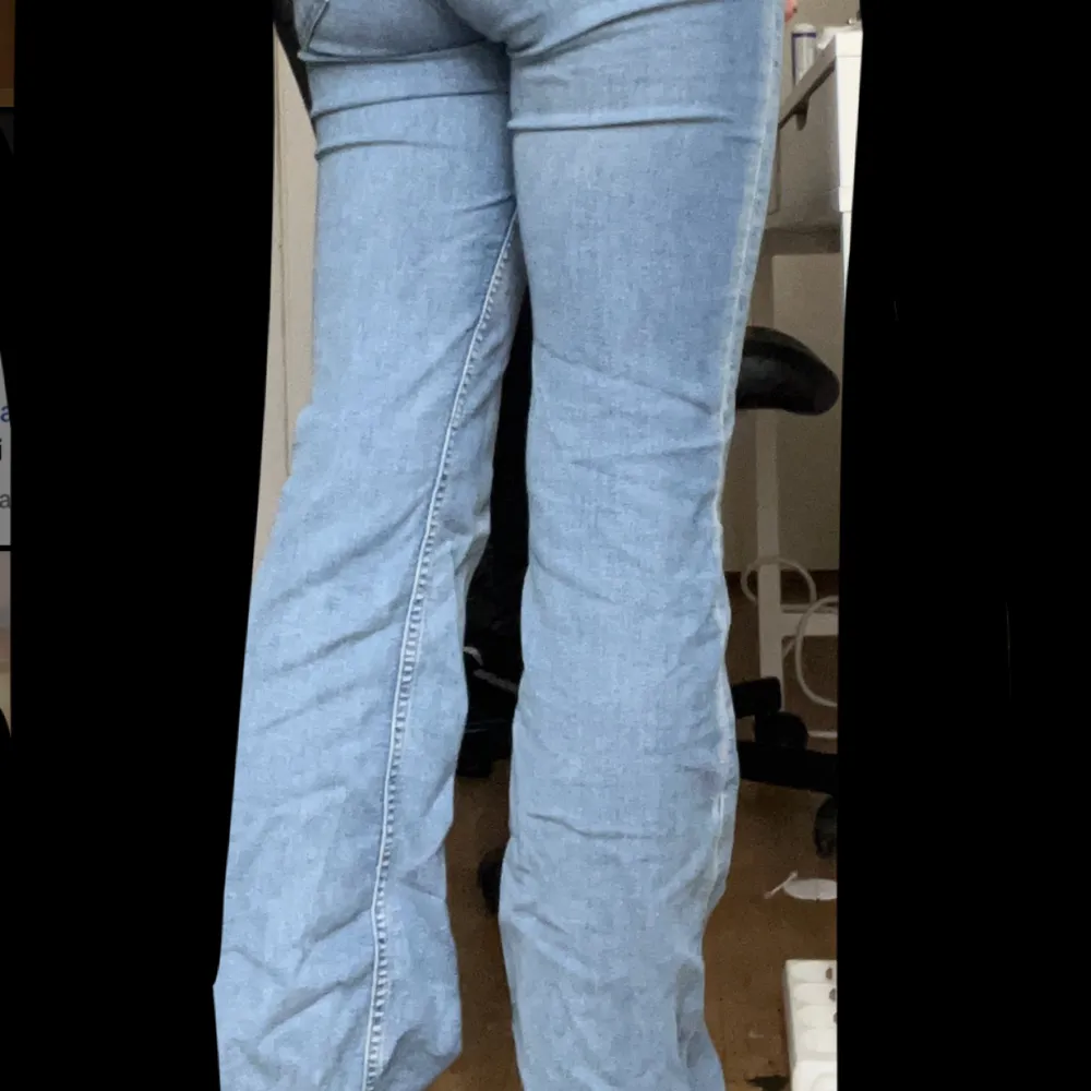 Jätte fina jag typ aldrig använt o bara legat i garderoben.  använt 2-3 gånger ungefär!🫶🏻. Jeans & Byxor.