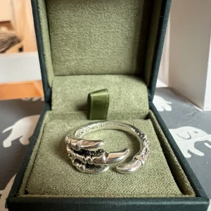 Claw Ring  - Jättefin Claw Ring 🐾