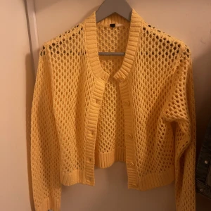 Tröja  - Använd fåtal gr 