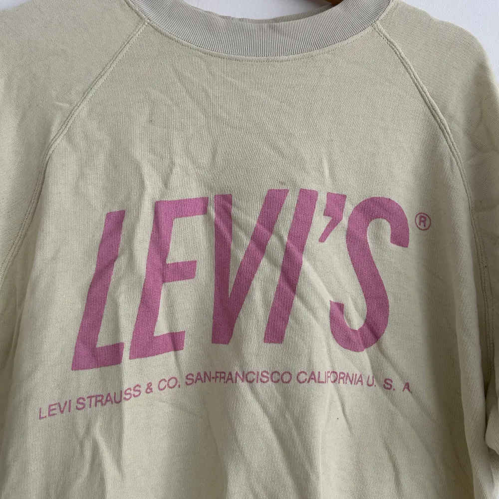 Vintage Levis tröja . T-shirts.