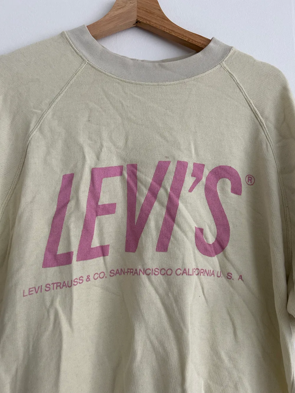 Vintage Levis tröja . T-shirts.